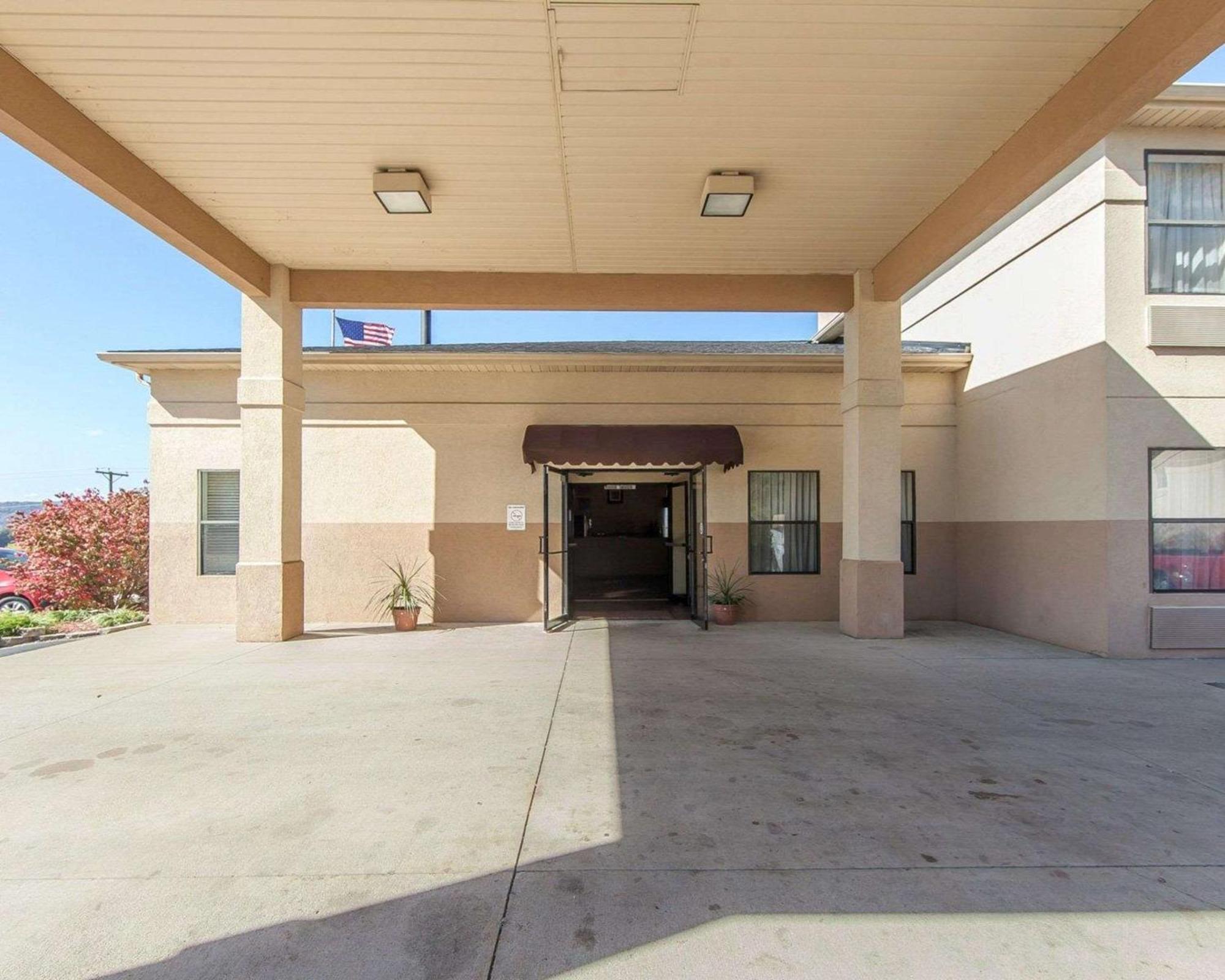 Quality Inn & Suites Rosemount Exterior photo