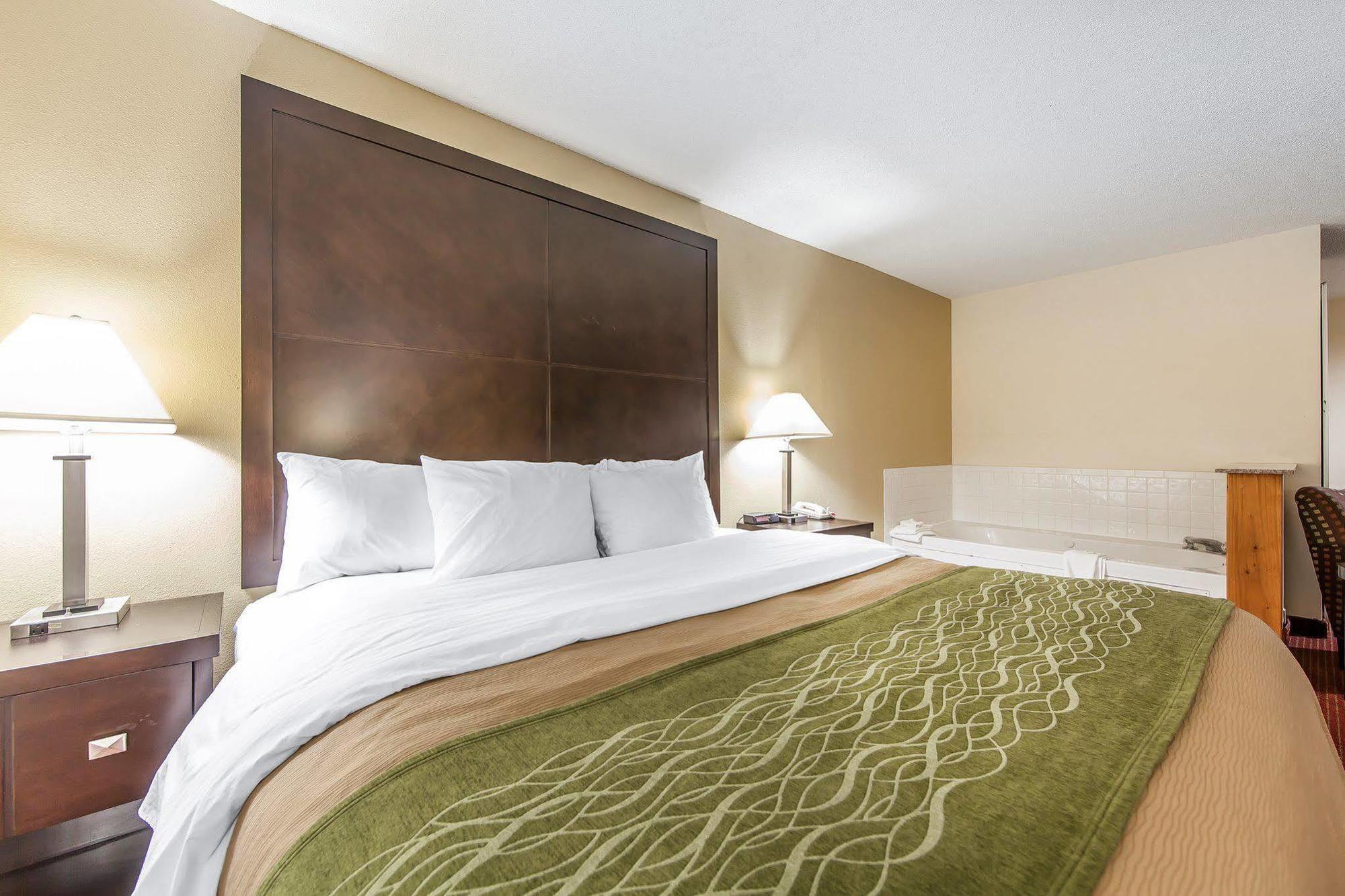 Quality Inn & Suites Rosemount Exterior photo